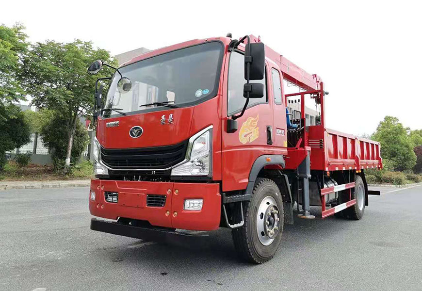 重汽豪曼(國(guó)六)4500軸距8噸隨車吊