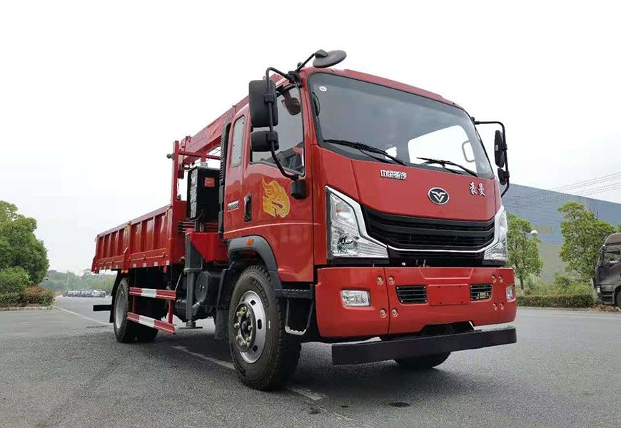 重汽豪曼(國(guó)六)4500軸距8噸隨車吊