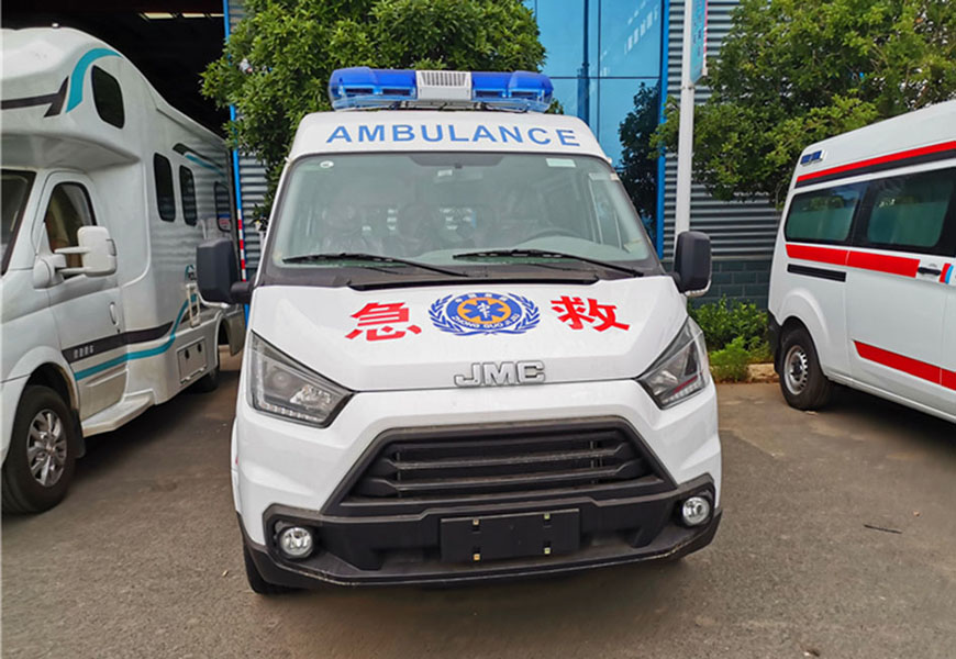 國(guó)六江鈴特順短軸中頂救護(hù)車